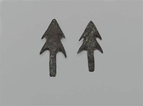 Brooklyn Museum: Egyptian, Classical, Ancient Near Eastern Art: 2 Double-Barbed Arrow-Heads