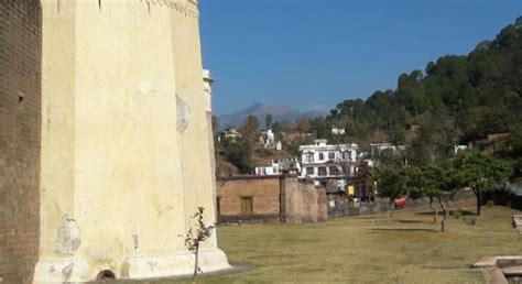 Ramnagar Fort - Discover India