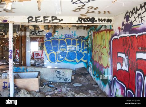 Abandoned graffiti filled gas station in Arizona, USA Stock Photo - Alamy