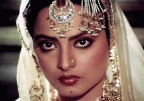 Rekha Umrao GIF - Rekha Umrao Jaan - Discover & Share GIFs