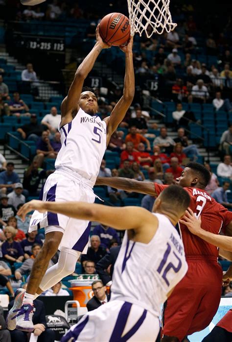 Dejounte Murray, UW men open Pac-12 tourney with resounding win over ...