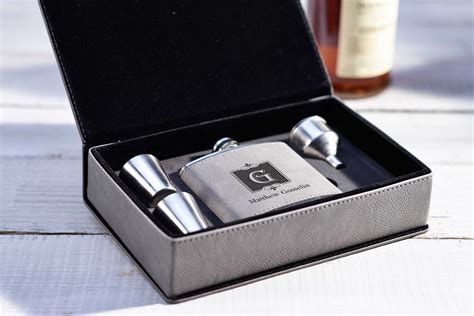 Personalized Flask, Personalized Flask Set with Shot Glasses , wooden ...