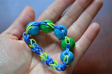 Easy Bead Rainbow Loom Bracelet | AllFreeKidsCrafts.com