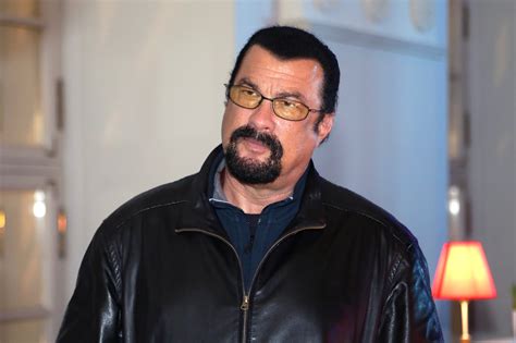 Steven Seagal says he may run for Arizona governor - CBS News