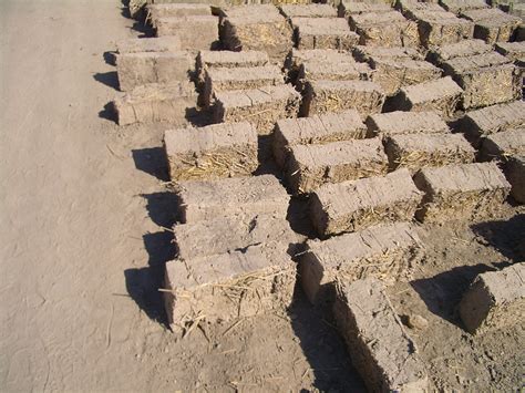 File:Milyanfan-adobe-bricks-8041.jpg - Wikimedia Commons