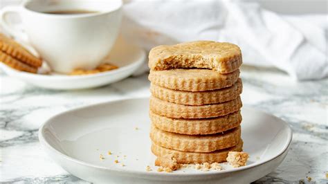 Brown Sugar Shortbread Cookies - 4 Ingredient Recipe! | Chenée Today