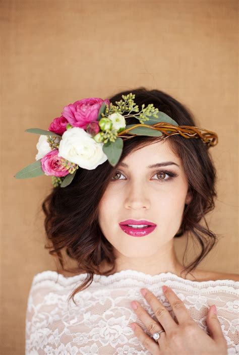 Fabulous Flower Crowns - The Perfect Bridal Hair Accessory : Chic Vintage Brides