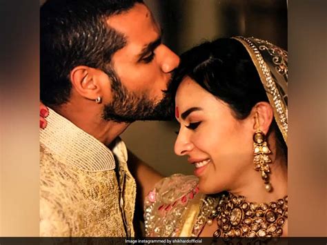 Shikhar Dhawan Posts Loving Message For Wife Ayesha On 5th Marriage ...