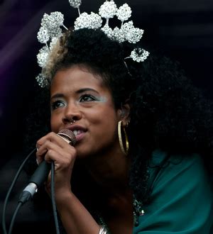 Kelis impressed by Nas' wedding dress nod | Young Hollywood