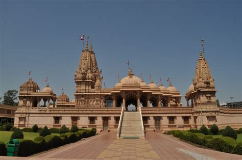 Road Bloke: Swami Narayan Temple, Baruch.