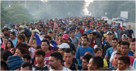 New migrant caravan of 2,500 sets out through Mexico for US