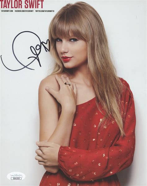 Taylor Swift Signed 8x10 Photo (JSA COA) | Pristine Auction