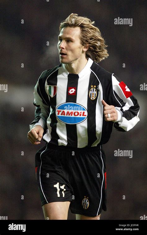 PAVEL NEDVED JUVENTUS OLD TRAFFORD MANCESTER 19 February 2003 Stock Photo - Alamy