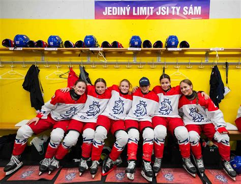 IIHF - History! Czechs beat Canada in semis