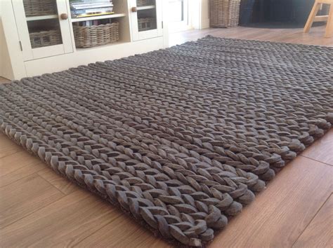 Beautiful Luxury Thick Hand Loomed Charcoal Grey Pleated Wool Rug | Diy rug, Braided rug diy ...