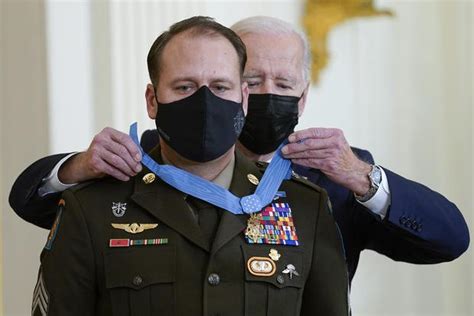 Heroism and Sacrifice Mark Soldiers' Medal of Honor Ceremony at White House | Military.com