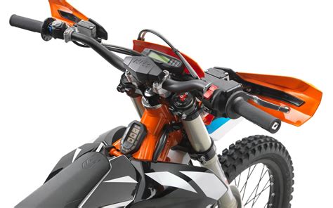 Motorrad Vergleich KTM Freeride E-XC 2020 vs. KTM 250 EXC-F 2021