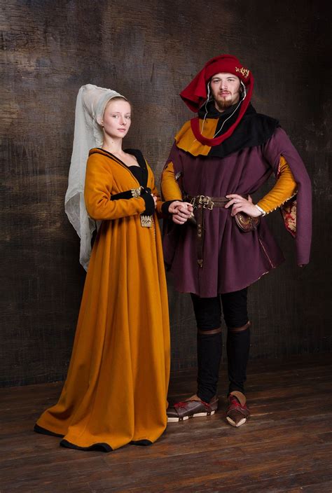 Burgundian robe dress, Europe 15th century | Medieval clothing, Medieval costume, Medieval fashion