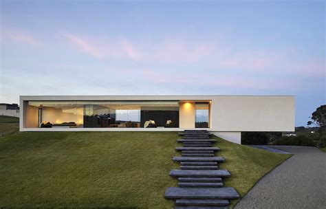 Modern Rectangular House with Pool in Australia