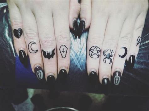 Body – Tattoo's – tattoo finger spider – Buscar con Google | Finger ...