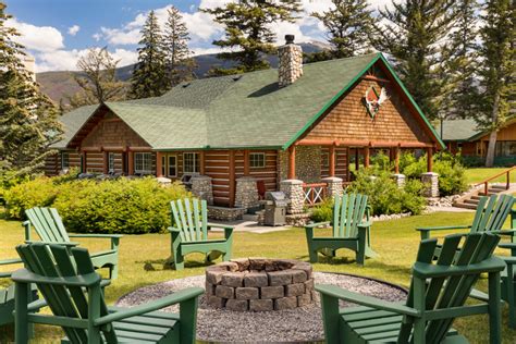 Gardener's Cabin at Fairmont Jasper Park Lodge - Luxury Travel Tour Operator | Entrée Destinations