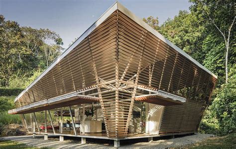 Impressionnante maison bois bioclimatique au Costa Rica | Build Green | Prefabricated houses ...