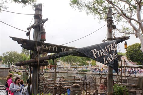 Pirate's Lair on Tom Sawyer Island - DisneyWiki