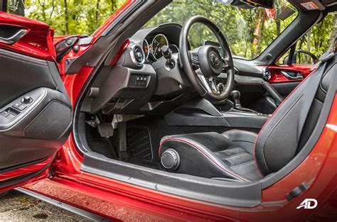 2019 Mazda MX-5 RF Club Edition Interior & Cargo Space Review ...