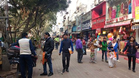 Footloose in India: Sarojini Nagar Market of Delhi