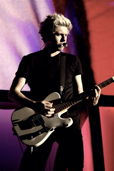 Niall Horan | Niall horan, Concert, Guitar