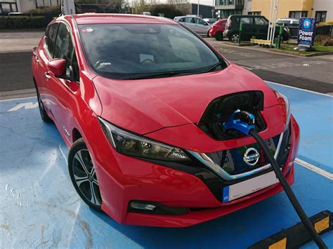 Nissan LEAF 2018 electric car owner review - Electric Road