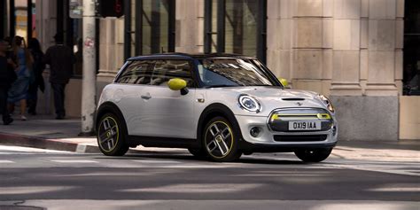 Mini Cooper SE electric car starts as low as $17,900 (with incentives) in the US - Electrek