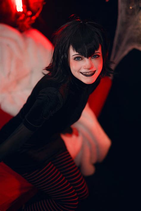 Mavis Dracula (Hotel Transylvania) cosplay by KayaKirkland on DeviantArt