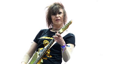 Chrissie Hynde blasts aggressive autograph seekers – The Power Loon