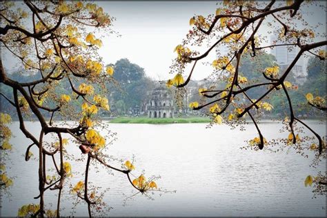 Walking around Ho Guom in the morning peace - Indochina Voyages