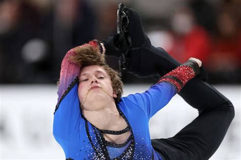 Ilia Malinin: 18-year-old 'quadgod' wins first US figure skating championships title - KYMA