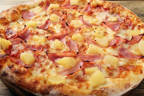 Are Russians Using Pineapple-on-Pizza Debate to Divide Americans? - PMQ Pizza Magazine