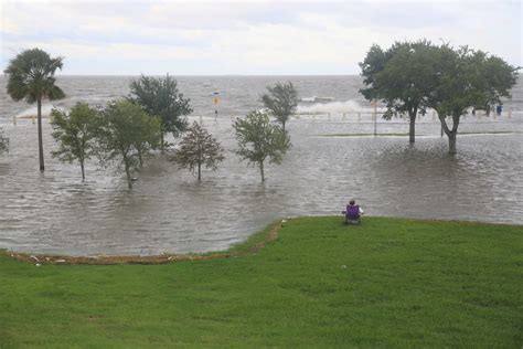 Hurricane Sally unleashes flooding along the Gulf Coast | 77 WABC