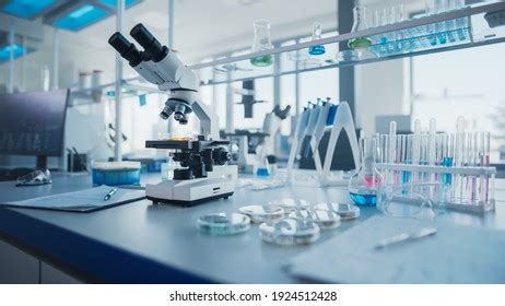 149,168 Laboratorio Clínico Y Microbiologico Images, Stock Photos, and Vectors | Shutterstock