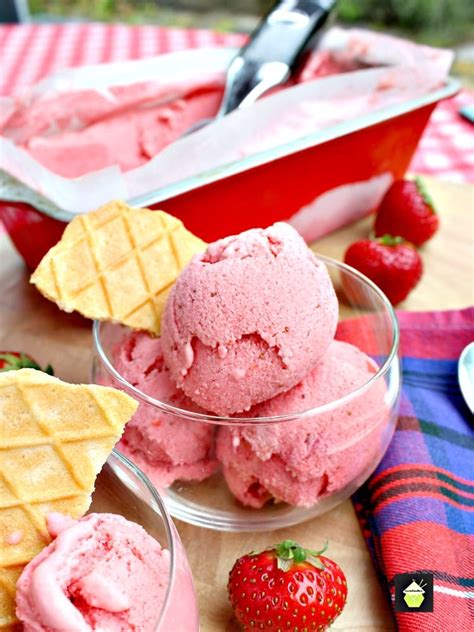 Easy Creamy Strawberry Ice Cream | Lovefoodies