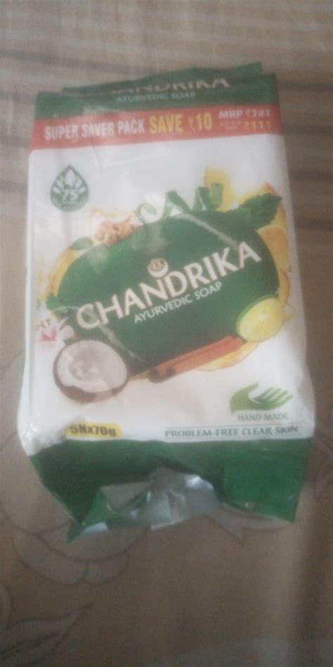 Chandrika Ayurvedic Soap Reviews, Price, Benefits: How To Use It?