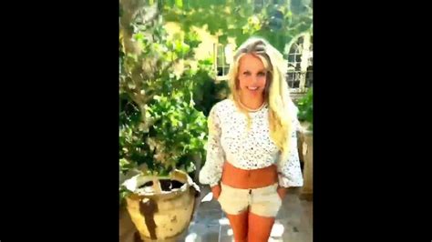 28.05.2020, Britney Spears Instagram Reels, Britney Self Time - YouTube