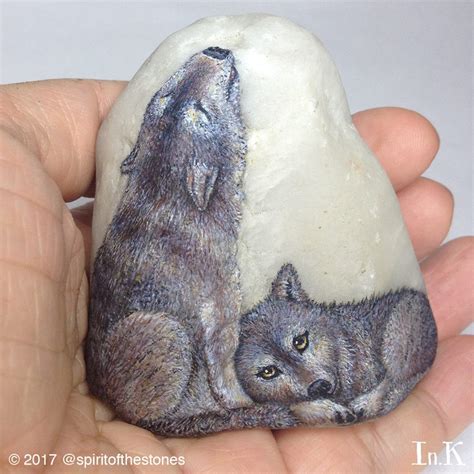 Artist Uses Stones as Canvas for Painting Adorable Animals - PlayJunkie