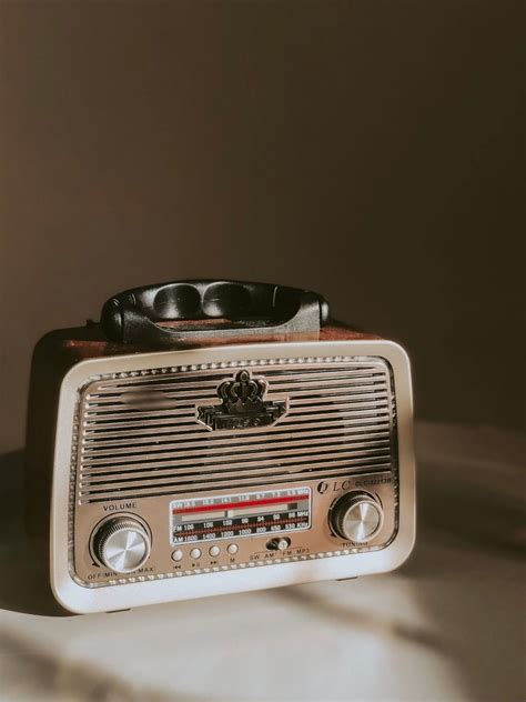 Vintage Aesthetic Radio for Home Theaters