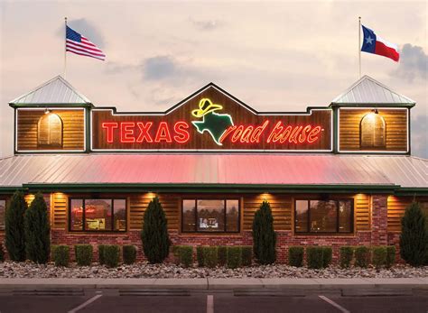 7 Secrets Texas Roadhouse Doesn't Want You to Know