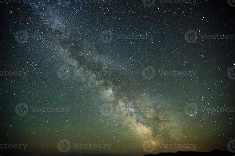 Milky way stars at night 15172616 Stock Photo at Vecteezy