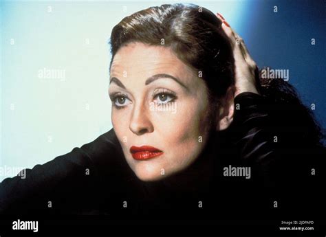 FAYE DUNAWAY, MOMMIE DEAREST, 1981 Stock Photo - Alamy