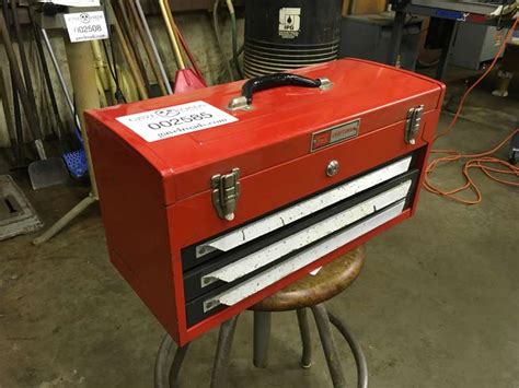 Sears Craftsman Tool Box (red) - Gavel Roads Online Auctions