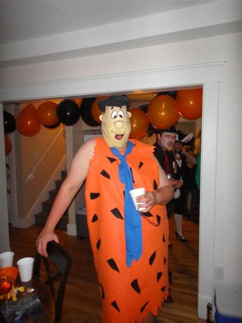 Fred Flintstone Costume: 3 Steps