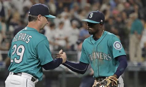 Takeaways: Mariners manager Scott Servais at pre-spring press conference